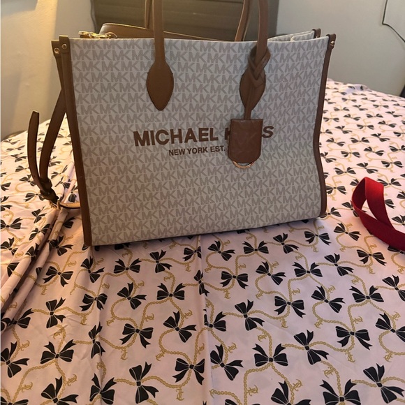 Michael Kors White and Brown Tote Bag - Picture 2 of 2